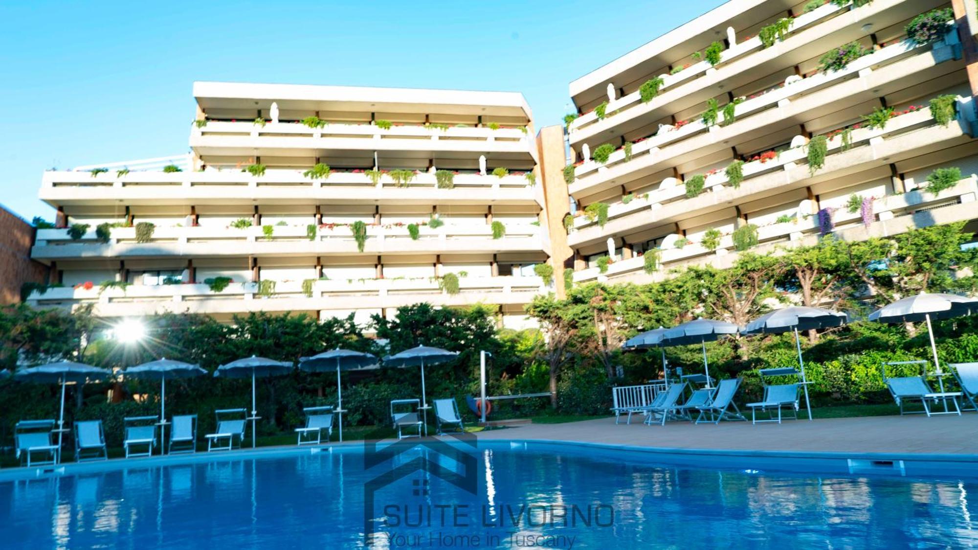 Suites Marilia Apartments Pool Side - Suite Livorno Holiday Home Group エクステリア 写真