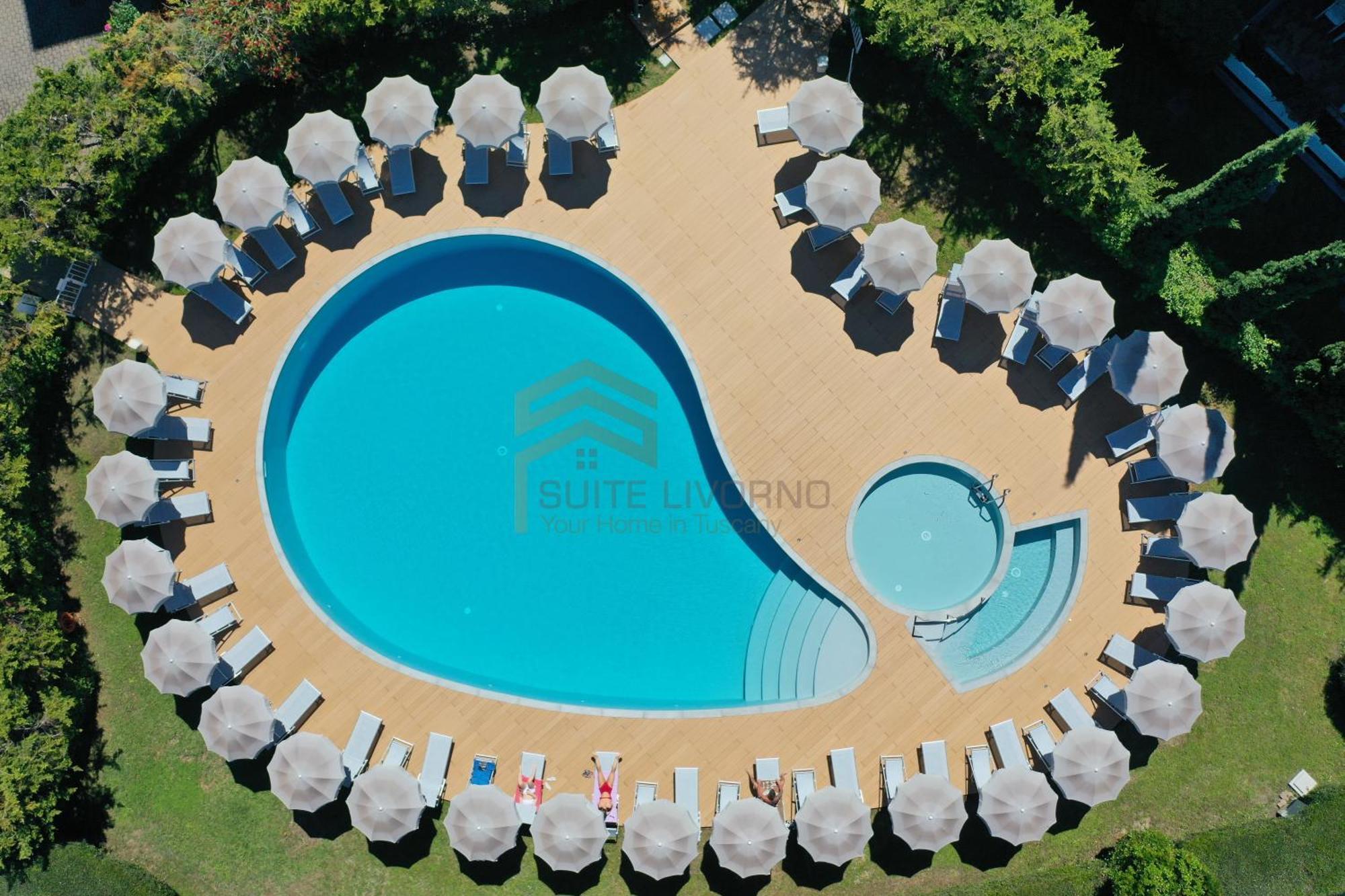 Suites Marilia Apartments Pool Side - Suite Livorno Holiday Home Group エクステリア 写真