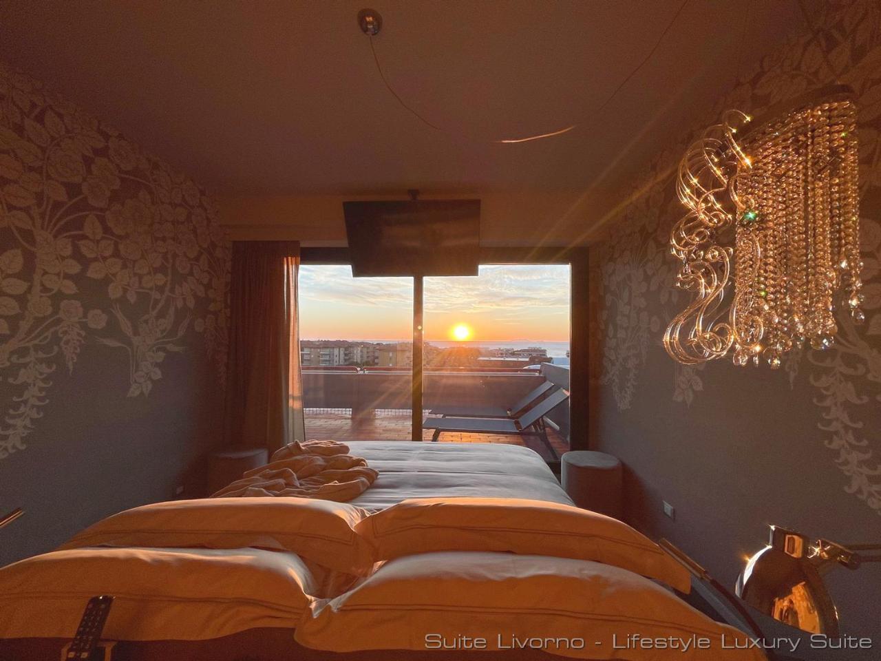 Suites Marilia Apartments Pool Side - Suite Livorno Holiday Home Group エクステリア 写真