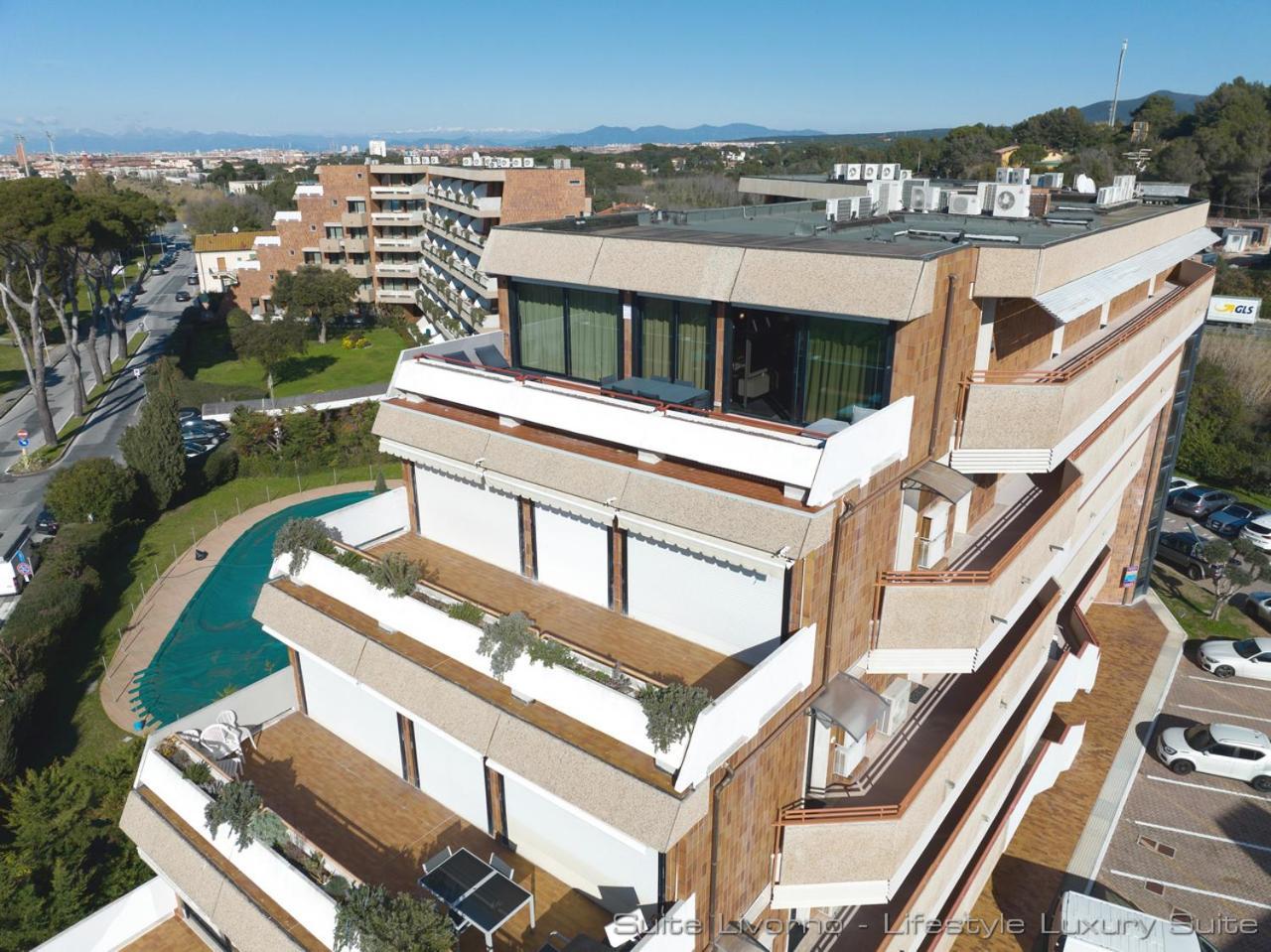 Suites Marilia Apartments Pool Side - Suite Livorno Holiday Home Group エクステリア 写真