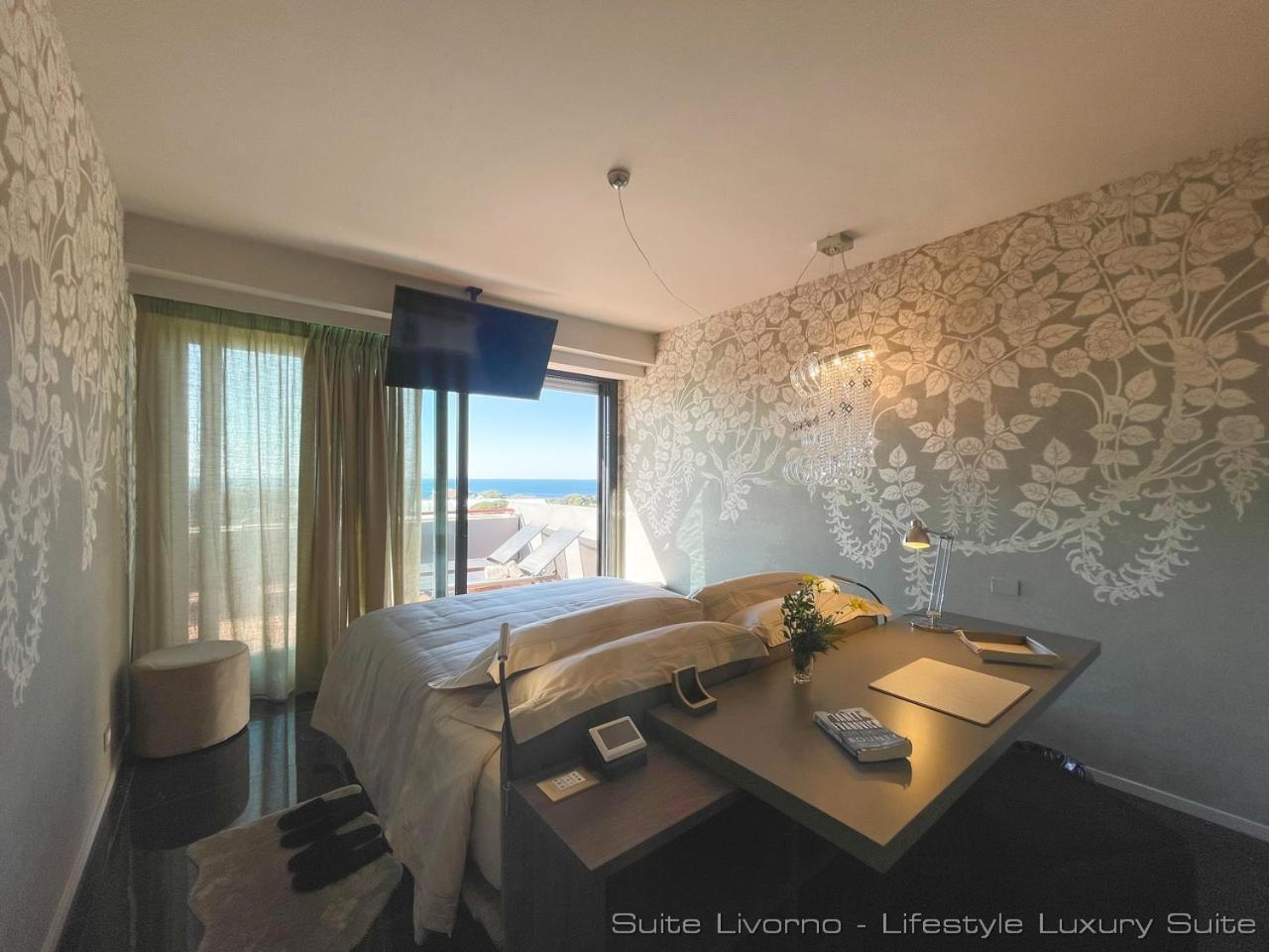Suites Marilia Apartments Pool Side - Suite Livorno Holiday Home Group エクステリア 写真