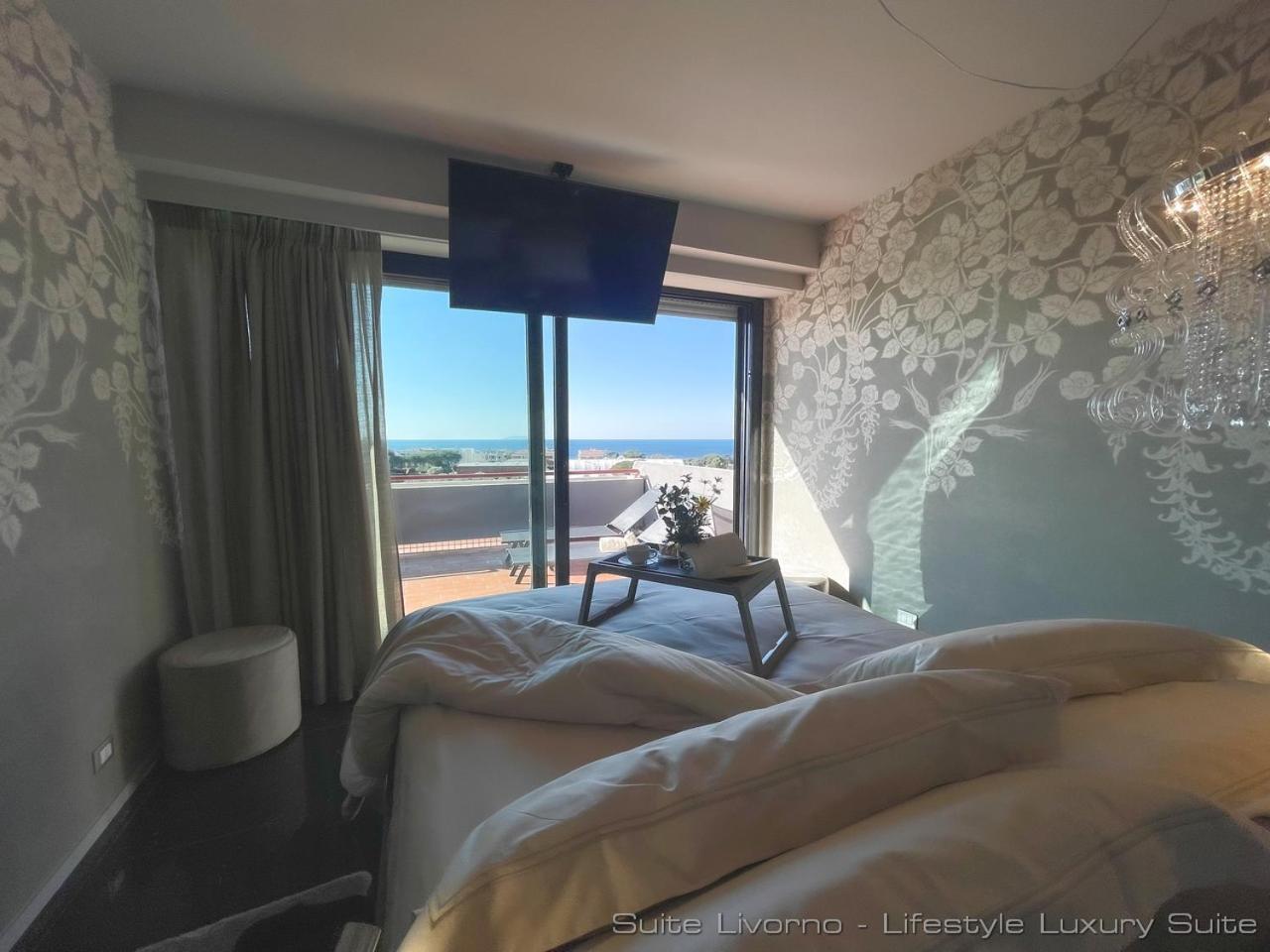 Suites Marilia Apartments Pool Side - Suite Livorno Holiday Home Group エクステリア 写真